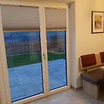 Leonie Apartment *